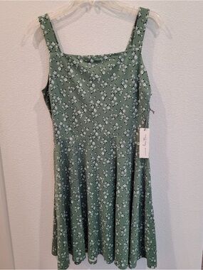 Nine Britton Green Floral Fit & Flare Dress NWT Medium